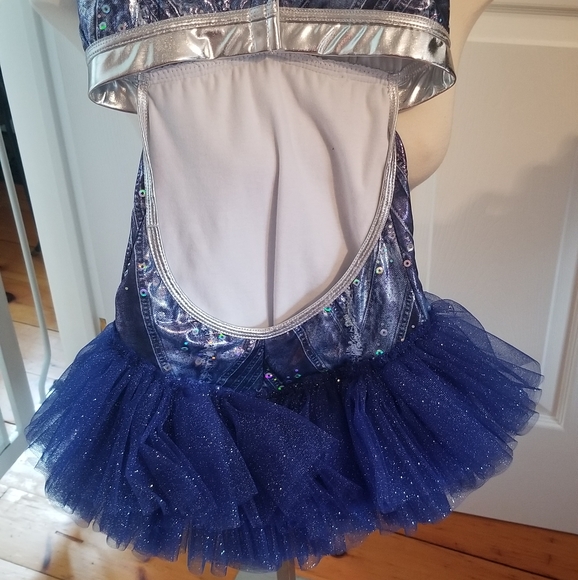 Dance Costume - Picture 3 of 8